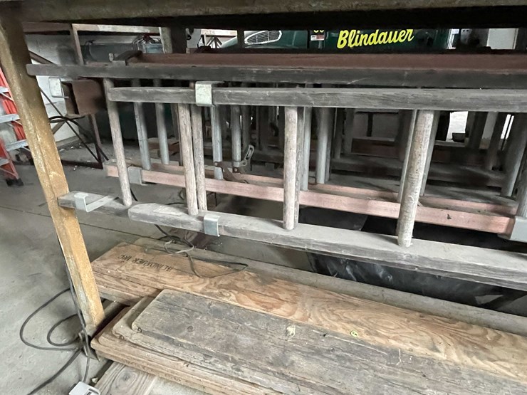 #2295-•-(3)-extension-ladders-image-9