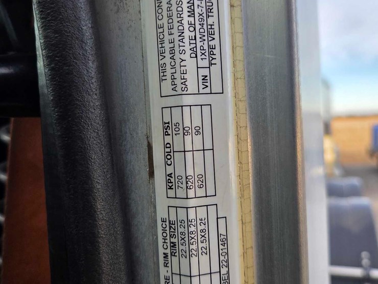 2013-peterbilt-388-image-79