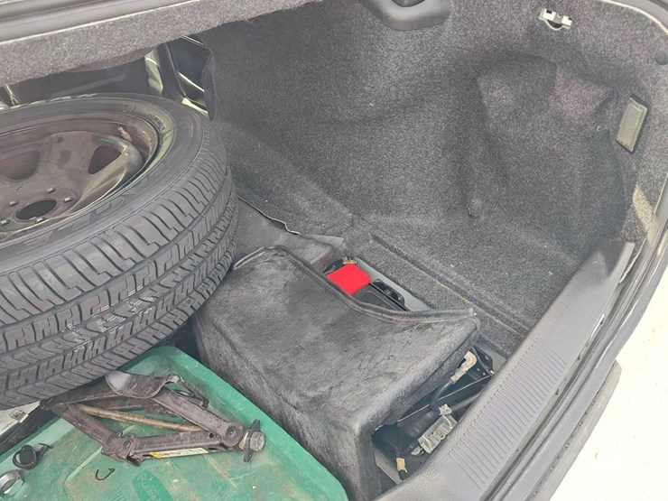 2012-dodge-charger-sedan-image-34