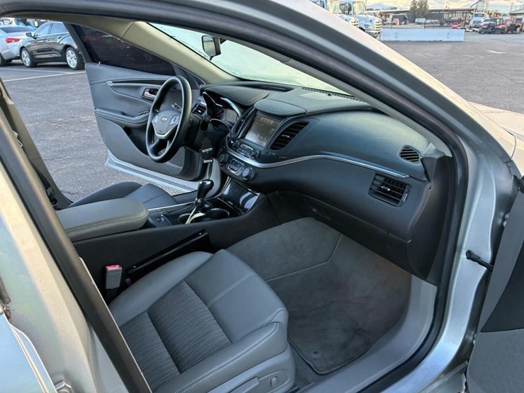 2018-chevrolet-impala-sedan-image-8