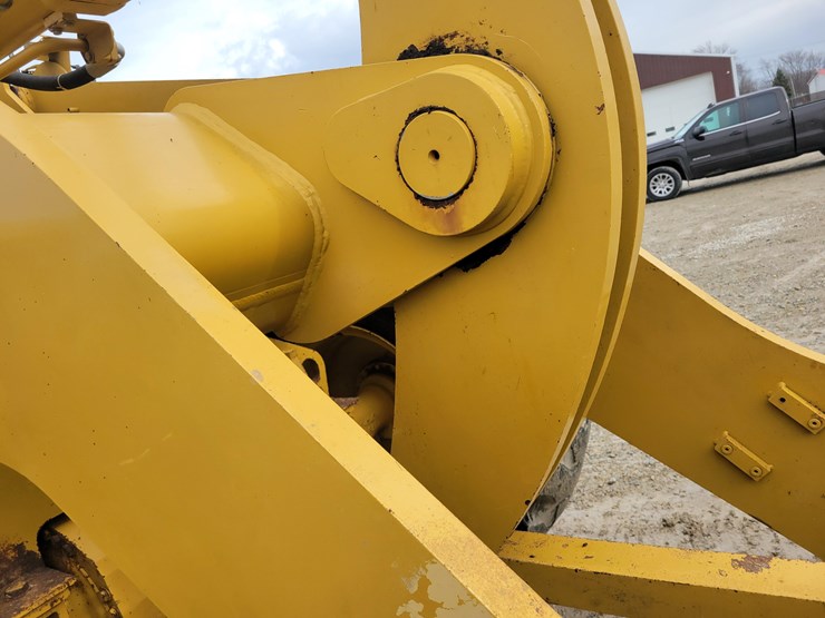 2004-caterpillar-938g-image-19