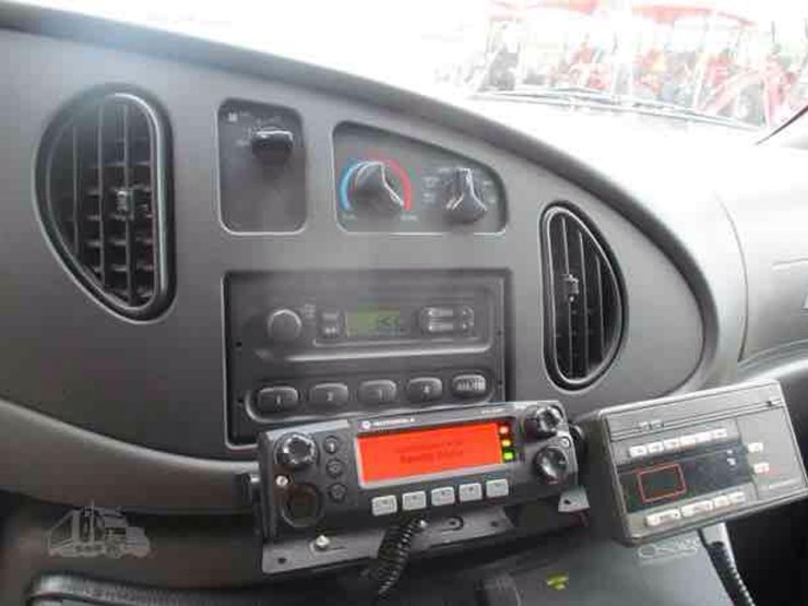 2004-ford-e450-image-36