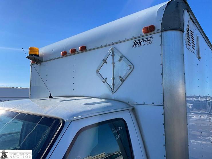 2011-ford-e-series-s/a-cube-van-image-39