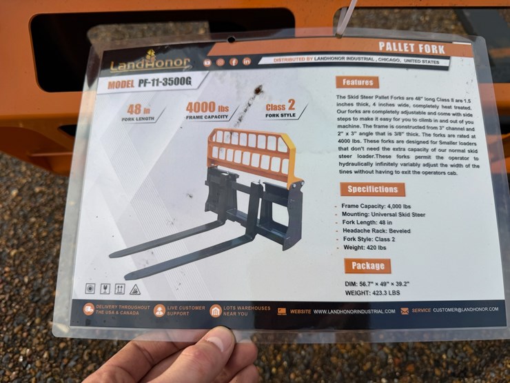 #7924-•-skid-steer-pallet-forks-image-1