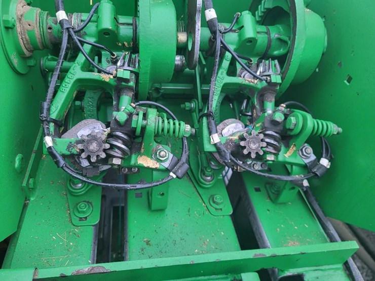 john-deere-348-image-16