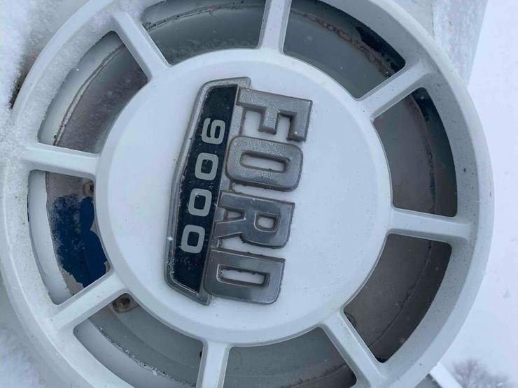 1983-ford-9000-image-68