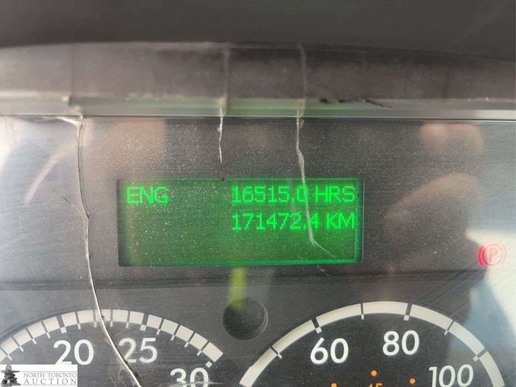 2018-freightliner-m2-106-image-18