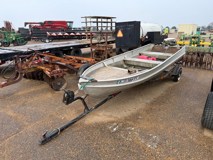 #7837-•-12ft-aluminum-boat-w/-trailer-&-motor-image-1
