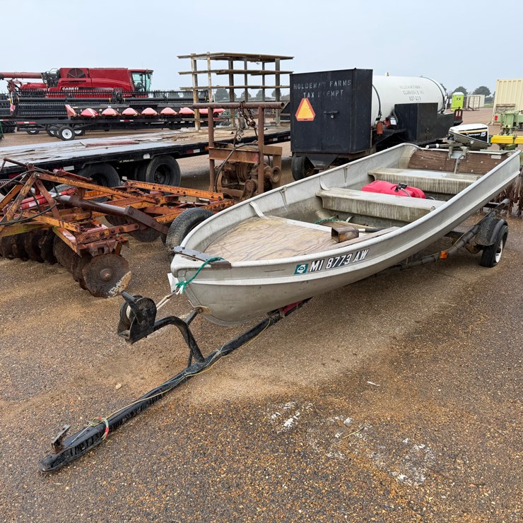 #7837 • 12ft Aluminum Boat w/ Trailer & Motor