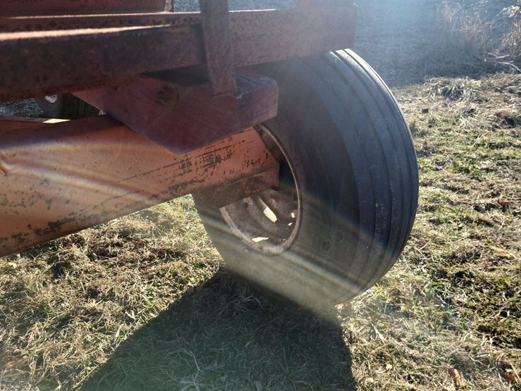 mccurdy-hopper-wagon-w/farmers-pride-running-gear-image-24