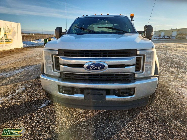 2018-ford-f550-image-8