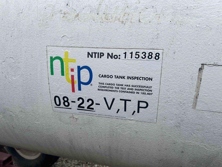 1000-gal.-nh3-tank-on-gear-#84-image-10