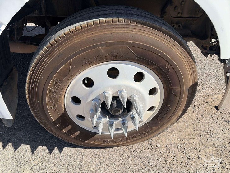 2012-peterbilt-386-image-24