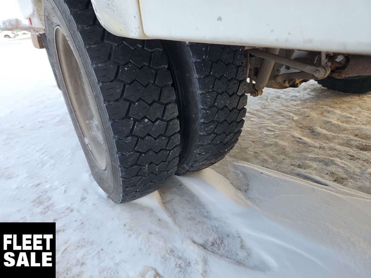 2006-ford-f550-image-12