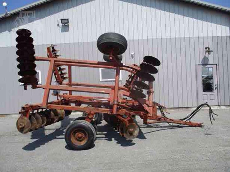 massey-ferguson-820-image-2