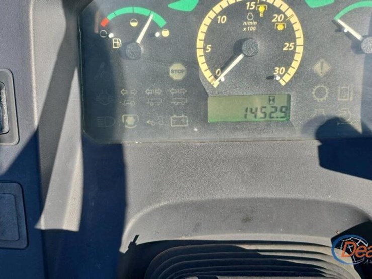 2016-john-deere-5075e-image-18