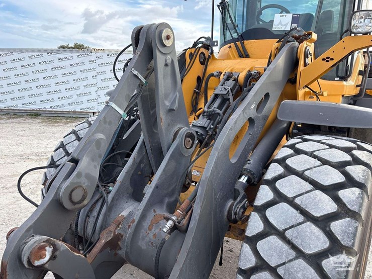 2020-volvo-l60h-image-13