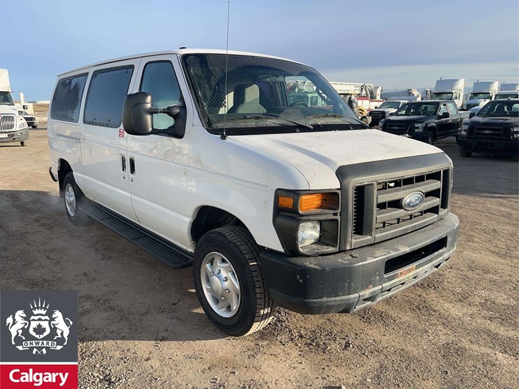 2011-ford-cargo-image-8