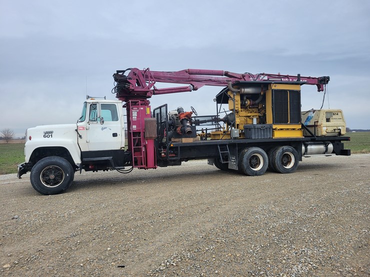 1993-ford-l8000-image-1