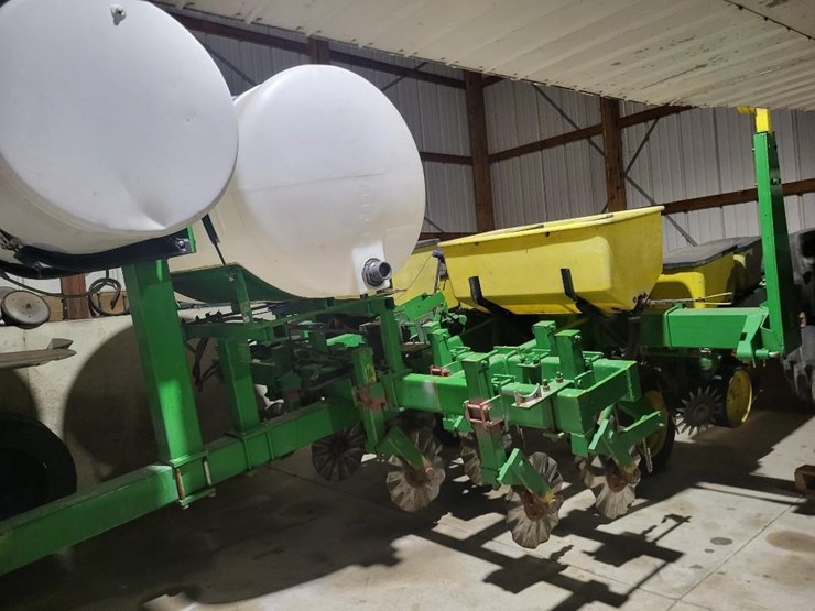 john-deere-7000-image-1