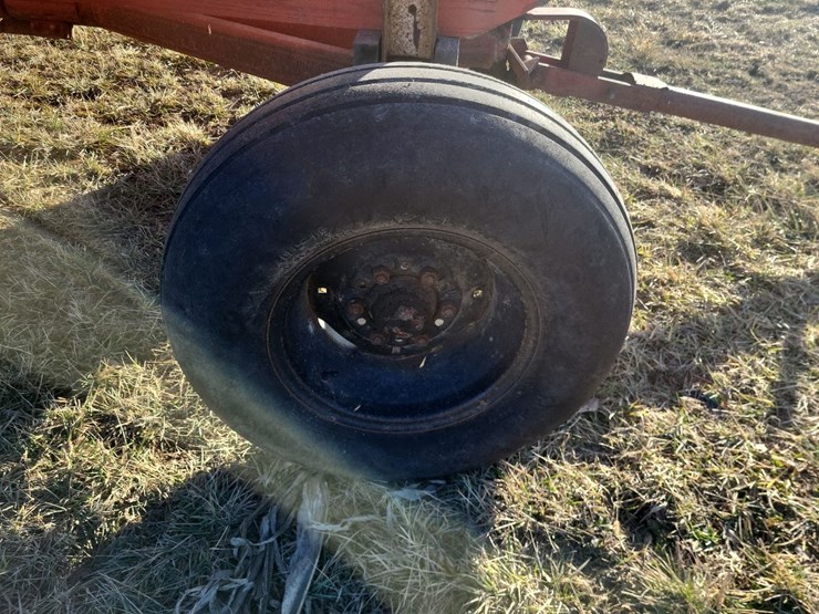 hopper-wagon-w/westendorf-running-gear-image-32