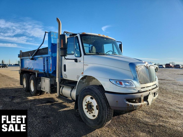 2009-international-durastar-4400-image-2