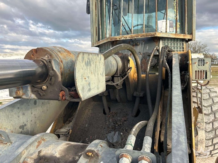 2007-deere-644j-image-29