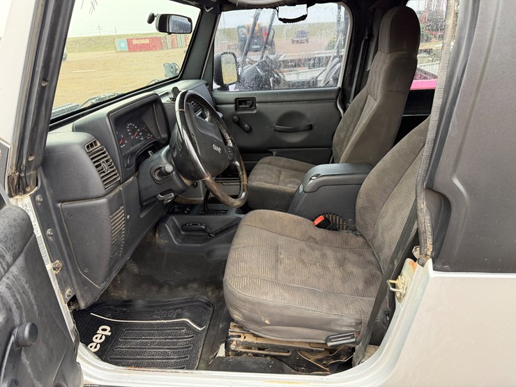 2004-jeep-wrangler-image-19