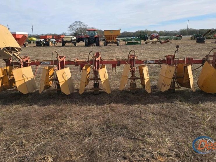 brown-6-row-covered-sprayer,-s/n-189-image-3