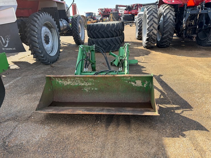 john-deere-520-image-1