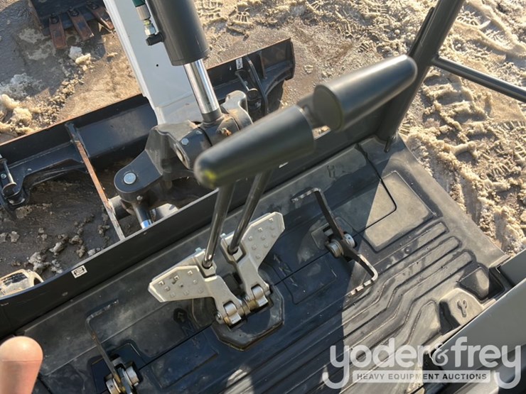 2022-bobcat-e20-image-31