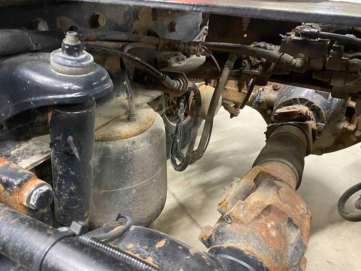 2014-peterbilt-365-image-46