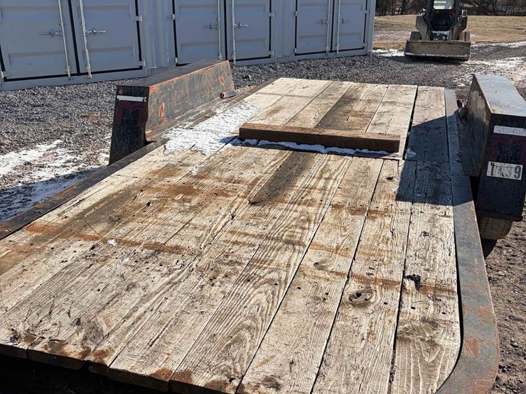 2017-towmaster-skid-steer-trailer-image-3