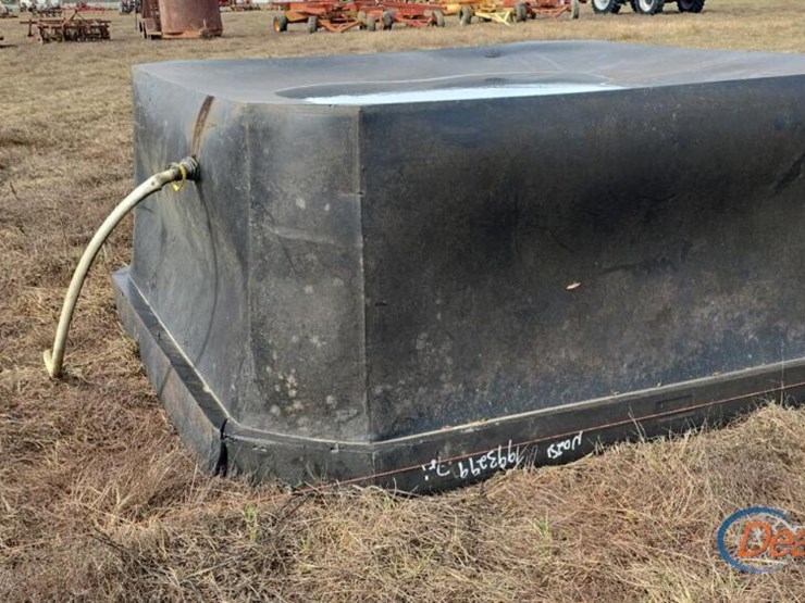 8x8-plastic-square-tub-image-2