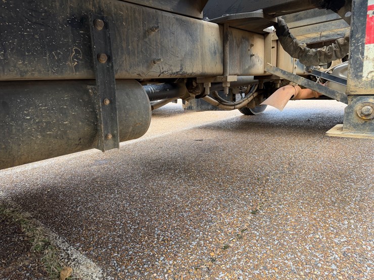 2018-international-durastar-4400-image-11