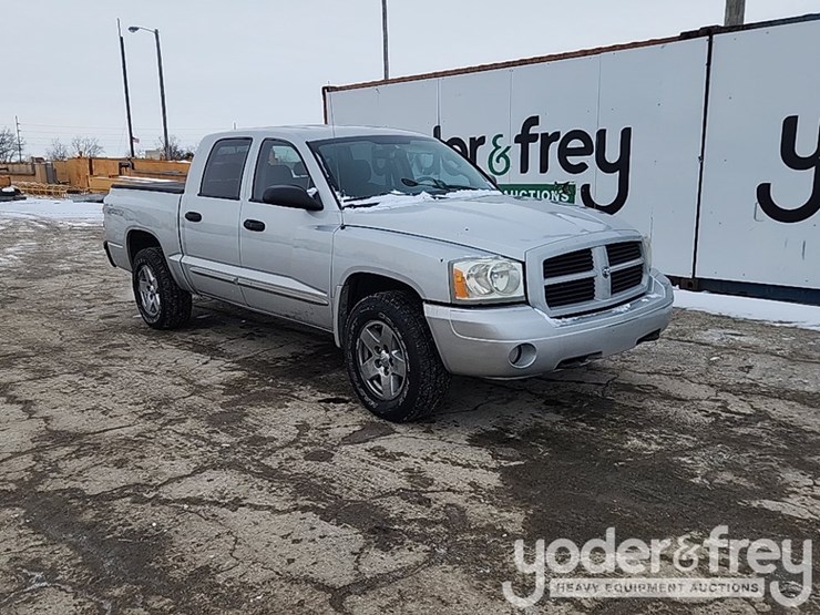 2011-dodge-dakota-image-8