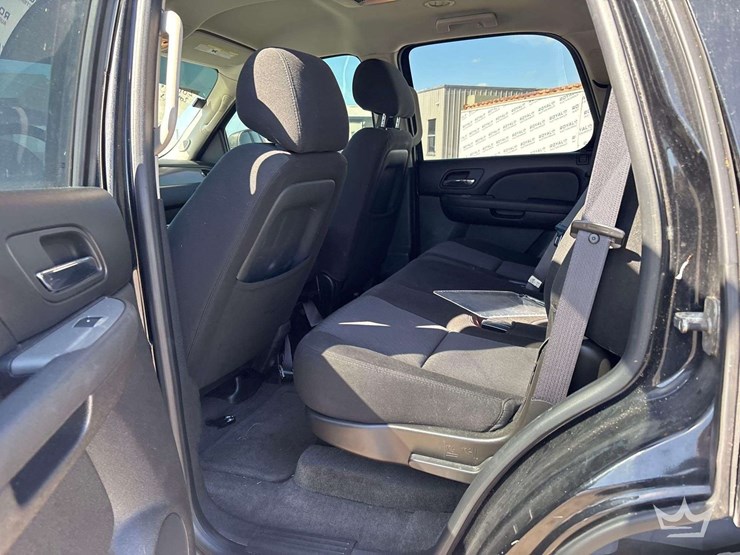 2010-chevrolet-tahoe-image-21