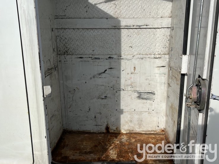 2007-kenworth-t300-image-53