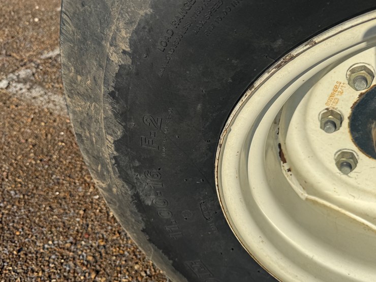 new-holland-t6070-image-14