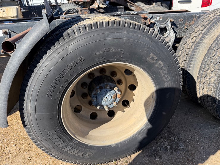 2001-international-9400-image-18