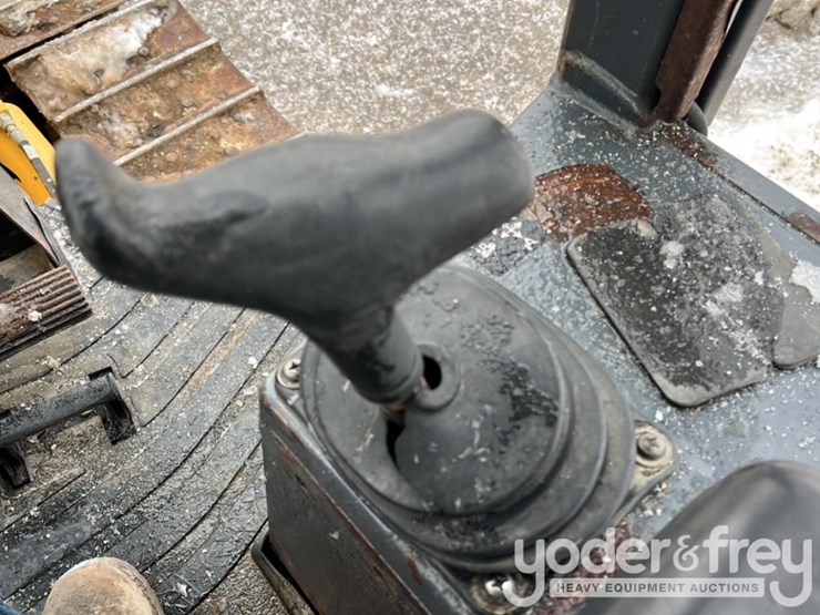 2015-deere-450j-image-31