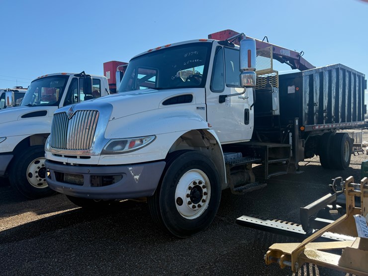 2012-international-durastar-4400-image-2