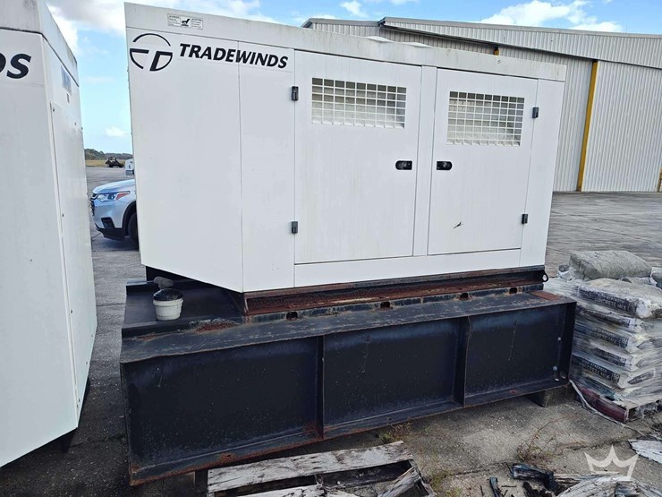 2010-tradewinds-tp-80-kw-standby-generator-image-6