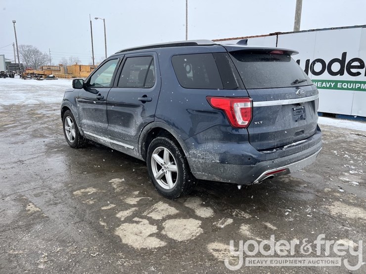 ford-explorer-xlt-image-4