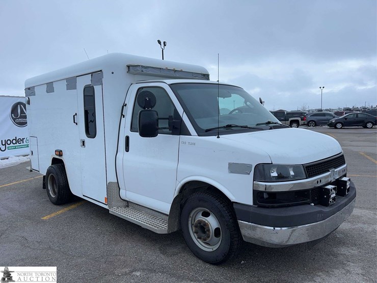 2016-chevrolet-express-g3500-image-4