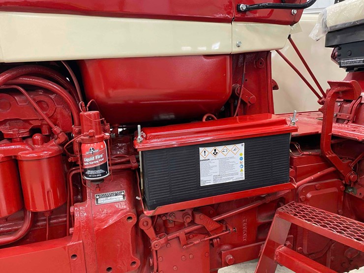 farmall-1206-open-station-restored-image-46