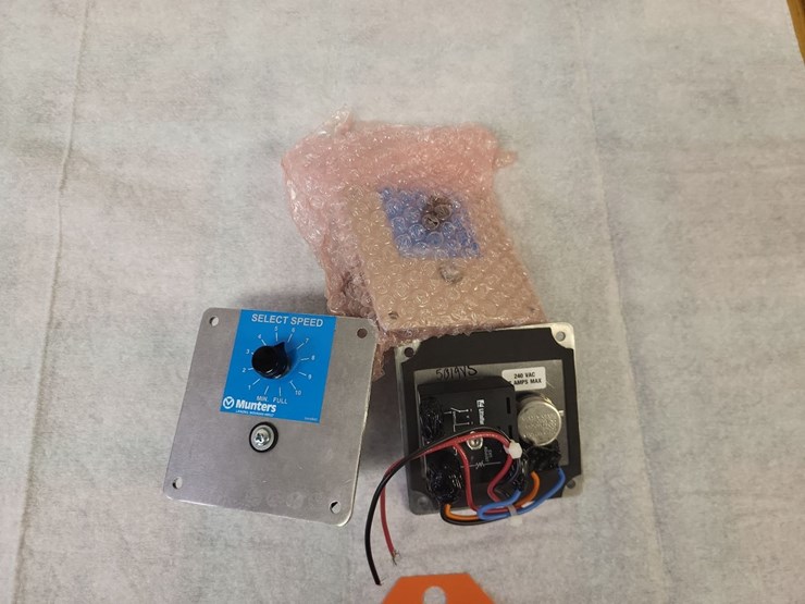 (3)-munters-7-amp-240-volt-ssc-select-speed-controllers---tag-#1212-image-5