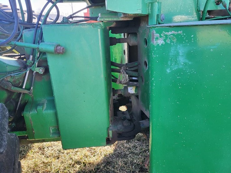 john-deere-7520-image-47