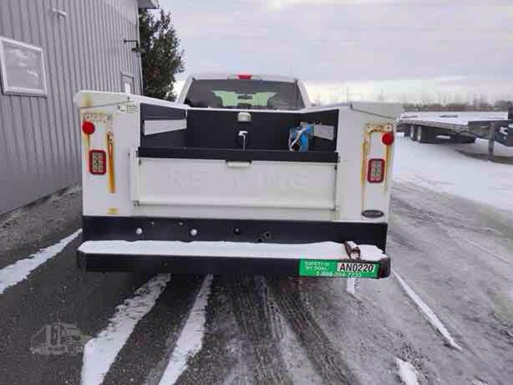 2017-ford-f350-xlt-image-4