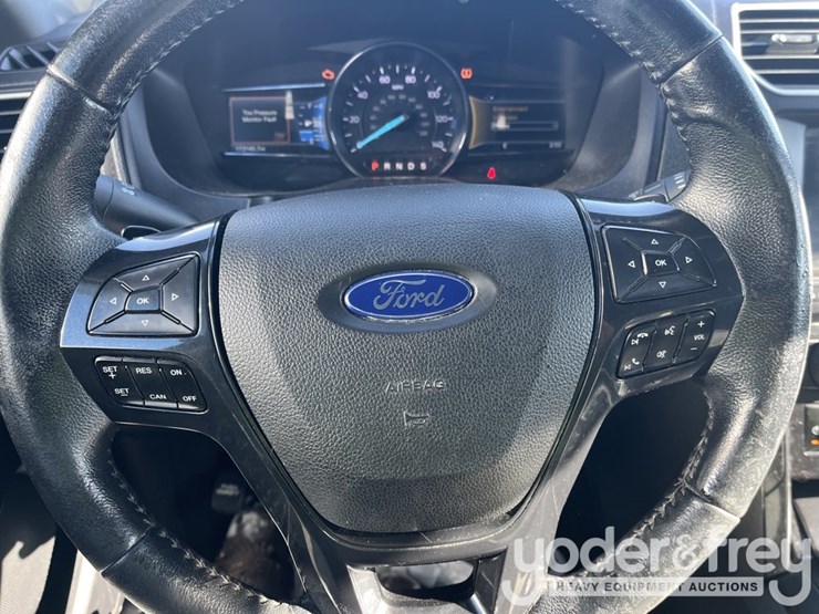 2016-ford-explorer-xlt-image-19